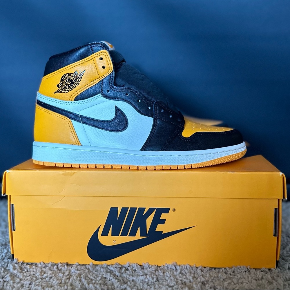 Nike Air Jordan 1 Retro High OG - Brand New